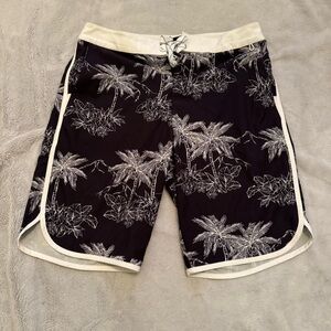 American Eagle AE Men's Black and White Palm Tree Swim Shorts‎ Size Small